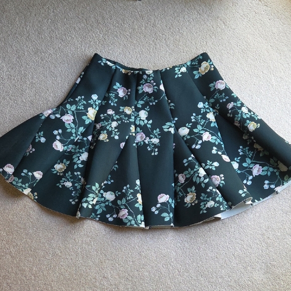 LC Lauren Conrad Runway Floral Mini Skirt - Dark Green - Picture 1 of 5